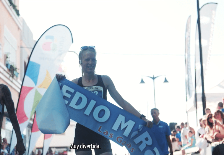 Unos mil doscientos corredores se congregaron en la salida del XXVI Medio Maratón de Las Galletas en Tenerife.