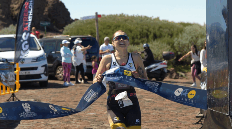 Los triatletas Thomas Steger y Mia Leadbeater se coronan en el IV KOS XTREME TRIATHLON de La Palma, del pasado fin de semana.