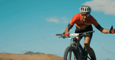 Blas Rivero y Lourdes Bethencourt, los nombres del día conquistan los 72 km de la Maratón de la Fuertebike 2025 en La Oliva, Fuerteventura.