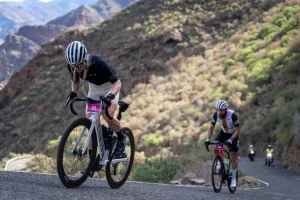 Si hay una prueba ciclista en Canarias que impone con solo oír su nombre, esa es la Playitas Desafío La Titánica.