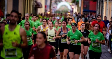 El próximo 18 de abril de 2026, Santa Cruz de Tenerife se convertirá, una vez más, en el escenario perfecto para la Binter NightRun