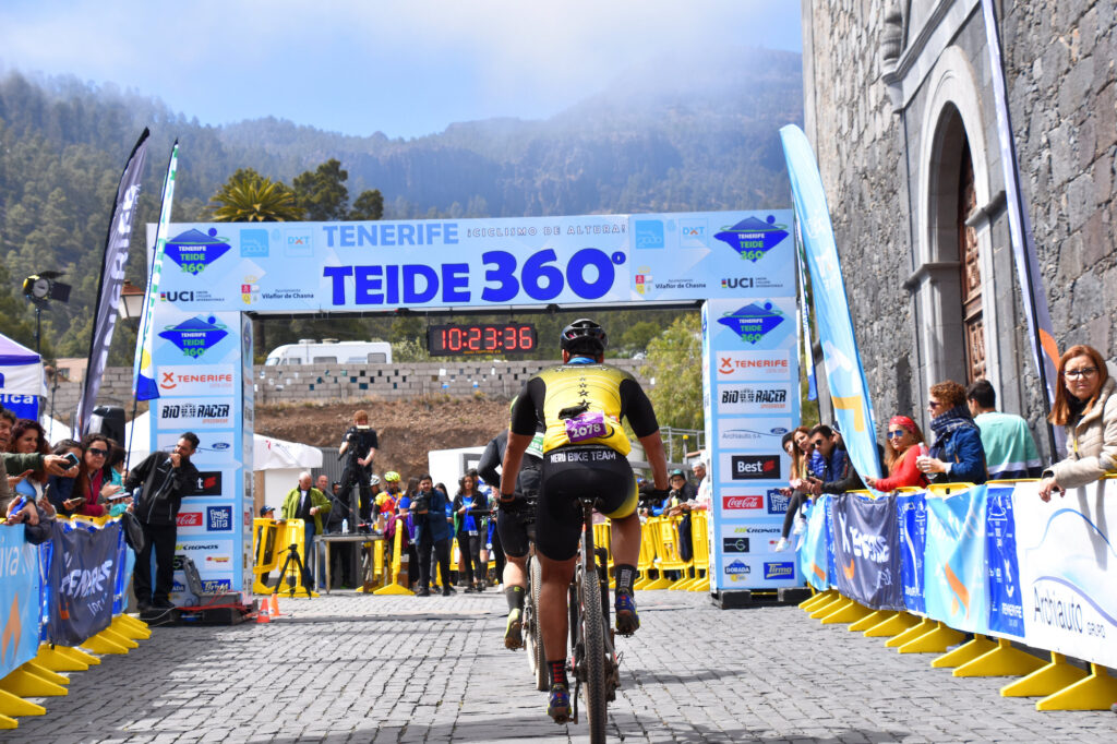 Hay retos que, solo con nombrarlos, ya te ponen la piel un poquito en modo aventura. Y Teide 360 2026 es uno de esos.